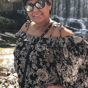 Meet your Posher, Aida